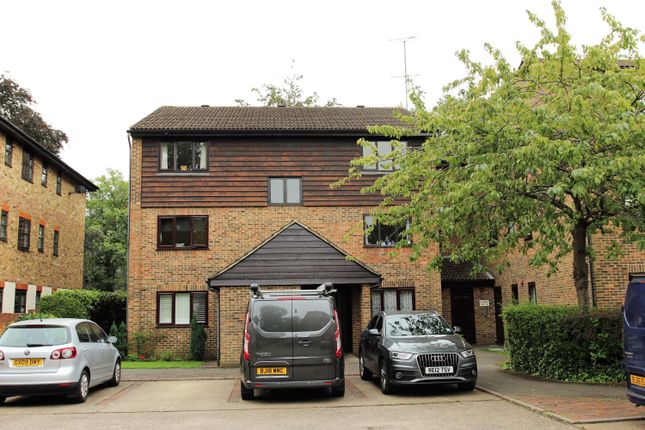 collingwood place walton on thames surrey kt12 1 bedroom flat for sale 59517121 primelocation