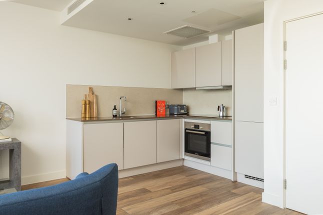 Flat to rent in Three Colts Lane, London