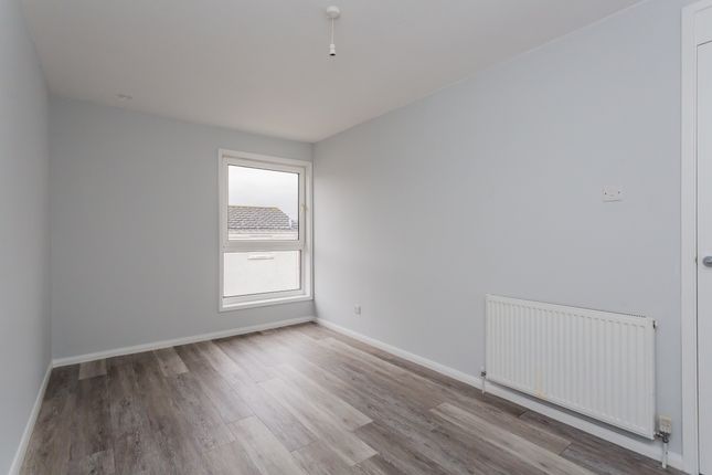 End terrace house for sale in 25 Buckie, Erskine