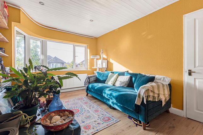 8, Oxtoby Way, London photo 4