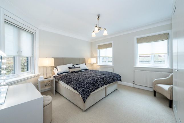 Flat 2, 12, Montagu Place, London photo 3