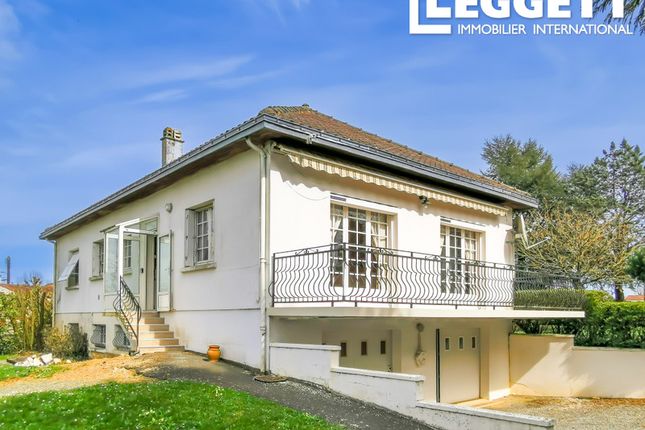 Villa for sale in Saint-Pierre-Du-Chemin, Vendée, Pays De La Loire