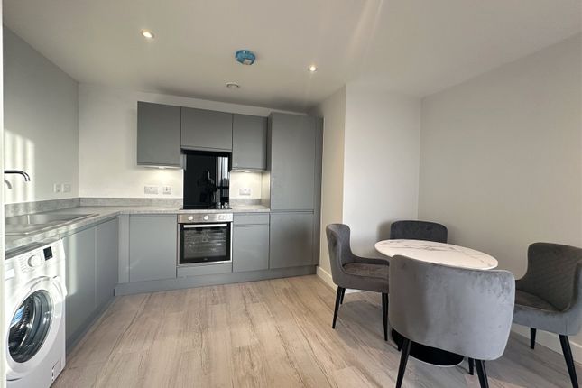 310, Regent Plaza Block B, Salford photo 3