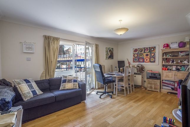 Flat for sale in East Ferry Road, London