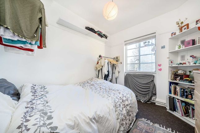 Flat to rent in Peckham Rye, London
