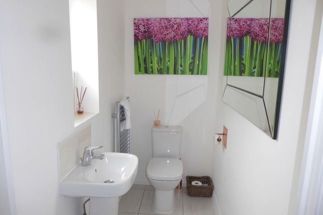 Drayhorse Crescent, Woburn Sands photo 4