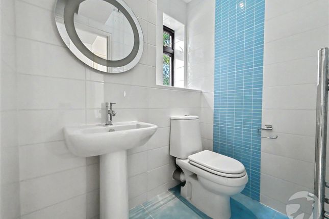 23, Acacia Way, Sidcup photo 2