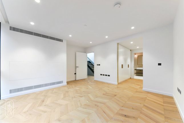 Flat to rent in Battersea Power Station, London