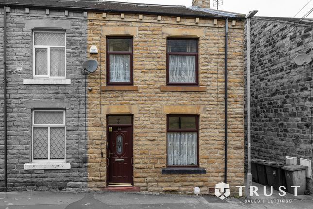 4 Bedroom House in WF17 6LD