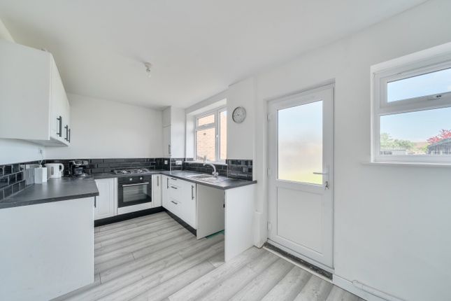 54, Ravel Gardens, South Ockendon photo 2