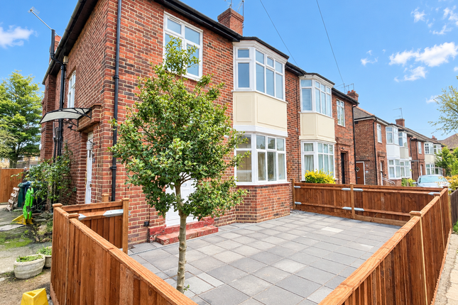 2-bedroom garden maisonette, Wordsworth Avenue, Greenford, UB6 9AB photo 3