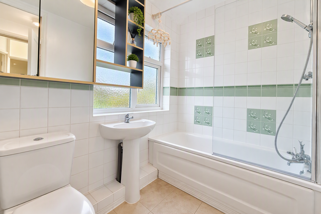 35a Amhurst Gardens, Isleworth photo 5