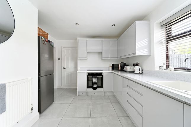 74, Bower Farm Road, Chesterfield photo 2