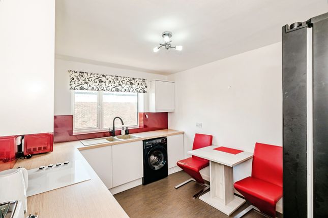Flat 30, Sheldon Court,, Bath Road, West Sussex photo 2