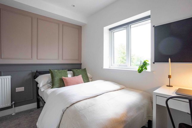 Room 5 & 6, 1, Cobbett Close (TF), Hampshire, - photo 2
