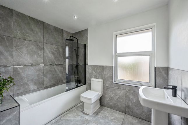 7, Ash Grove, Rotherham photo 4