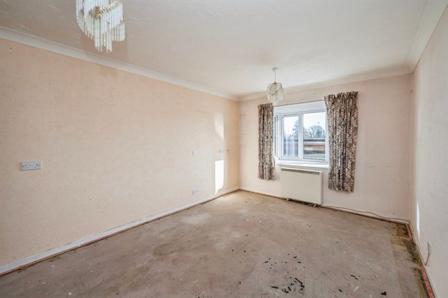 16, St Georges Court, Great Yarmouth photo 3
