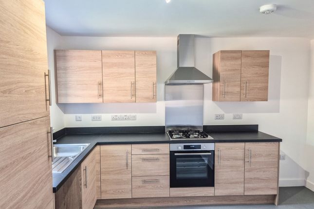 2, Magpie Close, Grimsby photo 2
