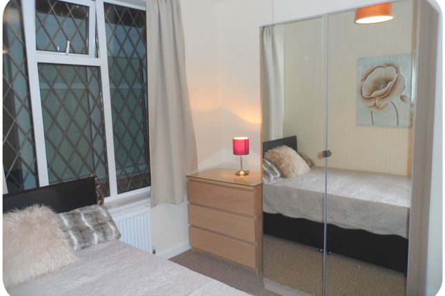 Room to rent in Woodhouse Road, Wheatley, Doncaster