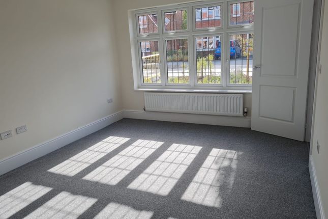 11, Chisbury Road, Swindon photo 3