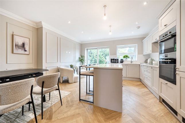 51A, Beresford Avenue, London photo 2