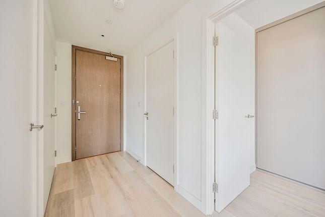 Alexandra Gate, N8, Wood Green photo 5