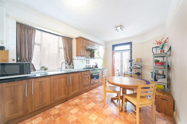 Thumbnail Terraced house for sale in Mark Road, Wood Green