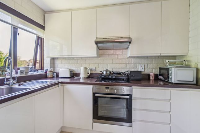 31 Meadowcroft High Street, Bushey photo 4