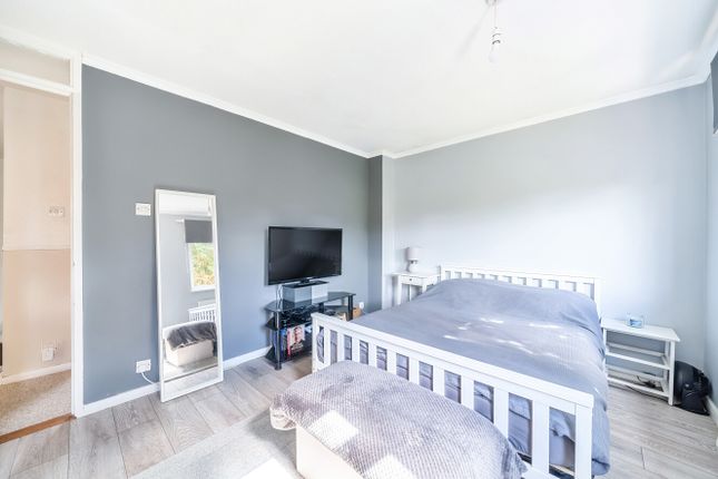 Terraced house for sale in Norfolk Road, Dunstable, Bedfordshire