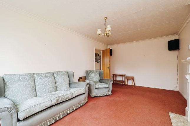 14, Tudor Court, Nottingham photo 3