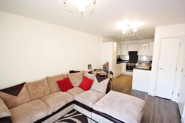 46, Whitestone Way, Croydon photo 3