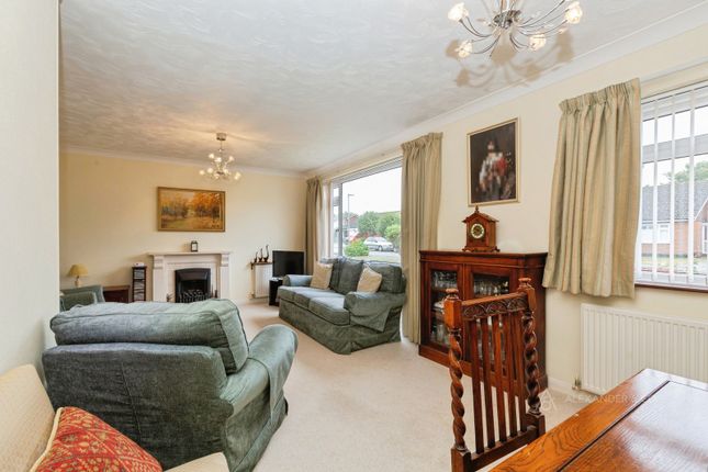 9, Irvine Drive, Aylesbury photo 5