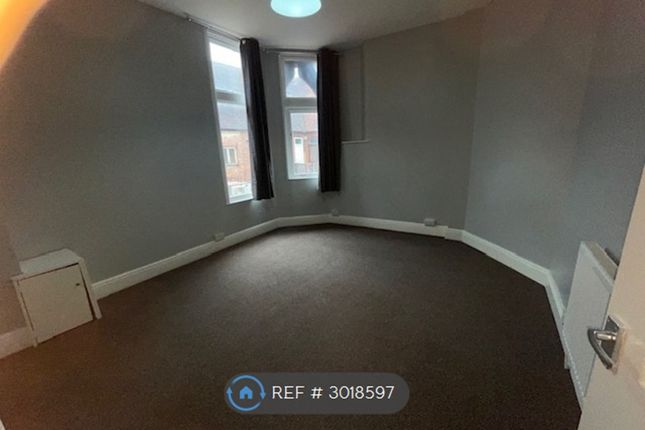 Flat, High St, Lincoln photo 3