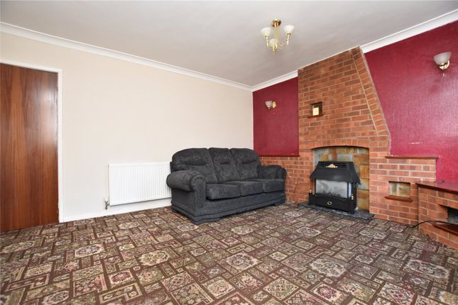 54, Forsythia Avenue, Wakefield photo 2