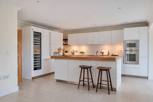 Deerhurst,, Northcote Road, West Horsley photo 3