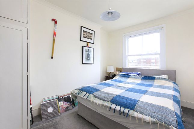 Flat to rent in Jeffreys Road, Stockwell, London