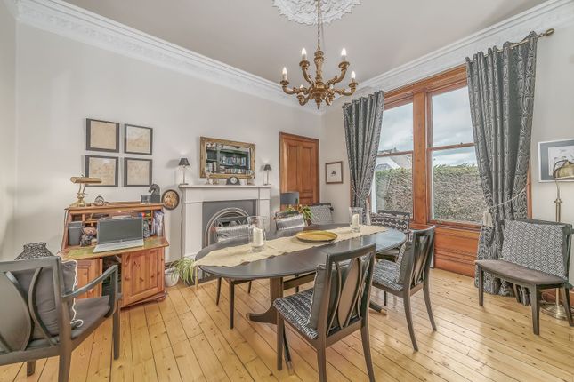 2 Holyrood Street, Carnoustie photo 3