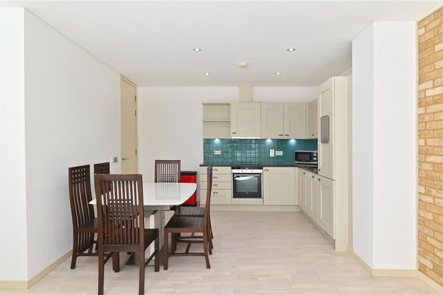 Flat 402, 37, Cock Lane, London photo 4