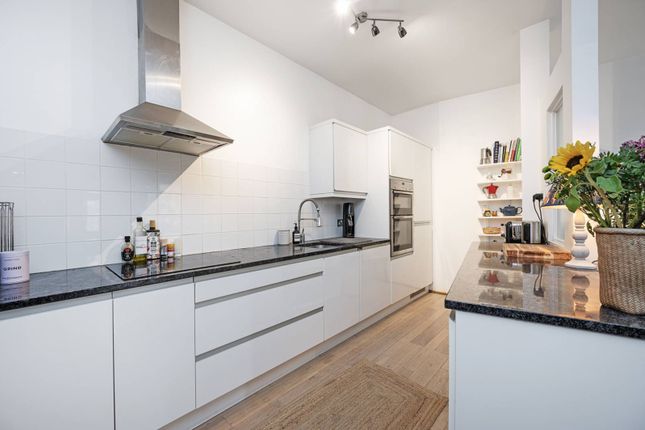 Thumbnail Flat to rent in Cyntra Place, Hackney, London