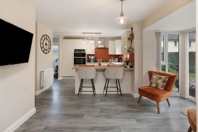 5 Clover Drive, Dawlish photo 2