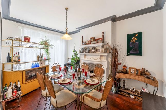 38 Glencairn Road, London photo 2
