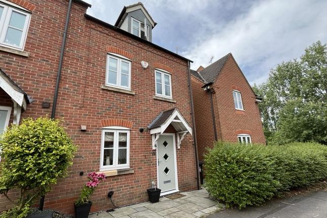 Town house for sale in Excelsior Drive, Woodville, Swadlincote