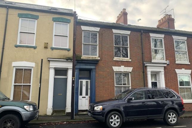 Terraced house to rent in Leonard Street, Hull