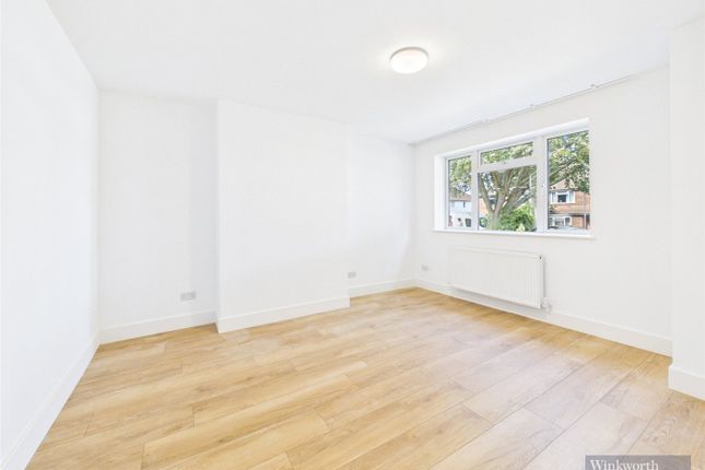 34, Verona Drive, Surbiton photo 4