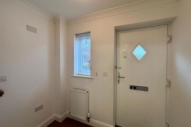 24, Green Fields Lane, Ashford photo 2