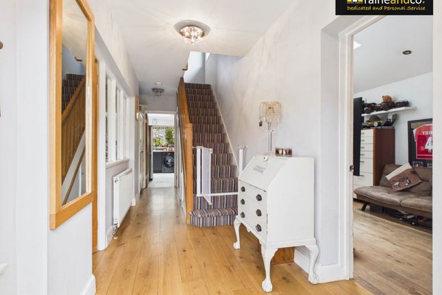 53, Tiverton Road, Potters Bar photo 2