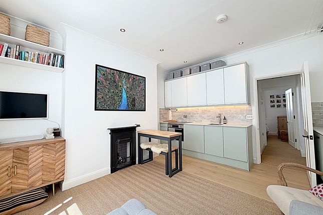 Flat 40A, 40A, Orsett Terrace, London photo 4