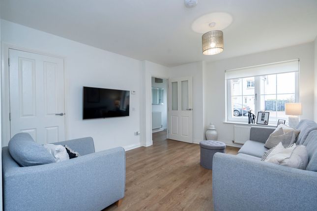 76 Wester Newlands Drive, Falkirk photo 4