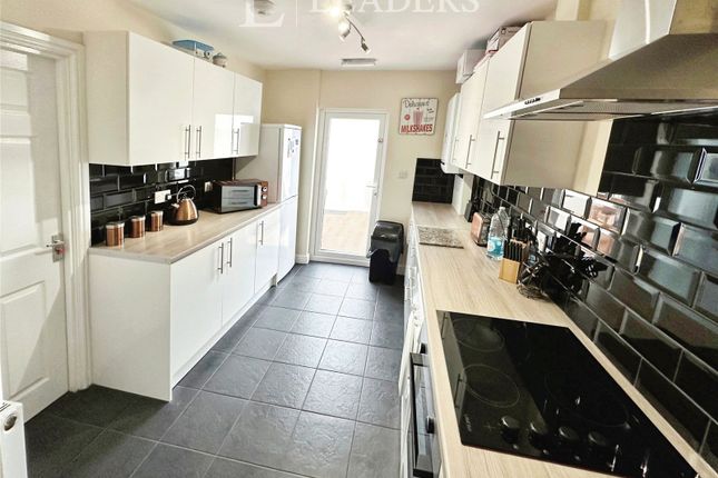 Room 4, 26, Birch Avenue, Doncaster photo 3
