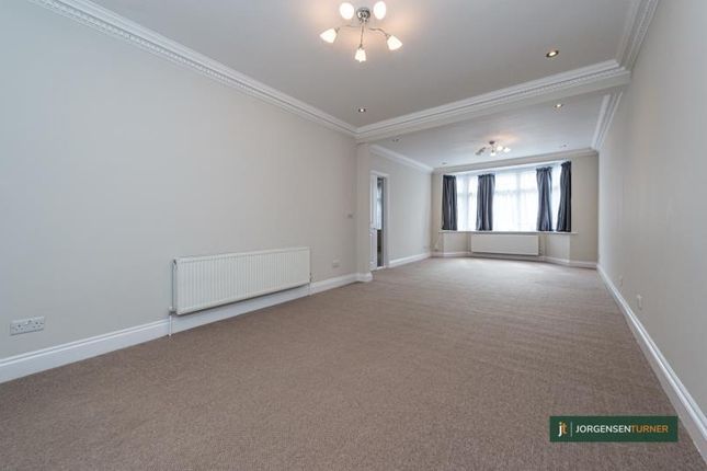 72 Park View, Acton , London, London photo 3